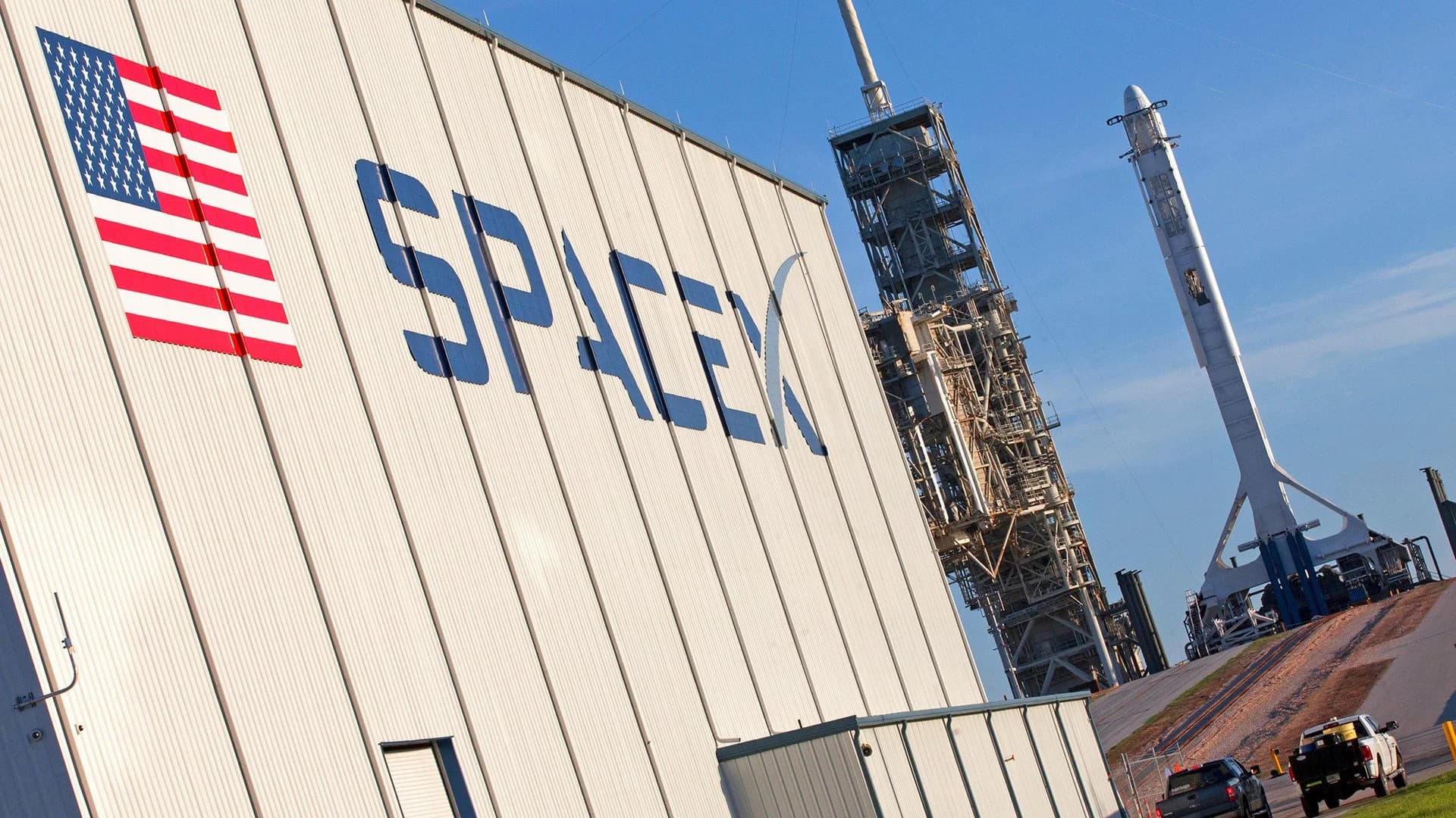 SpaceX AI infrastructure stack linking rockets, chips, GPU clusters, and satellites into one compute pipeline