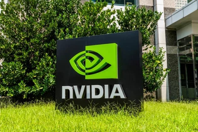 NVIDIA Alpha Mayo powering reasoning autonomous vehicles navigating a complex road scenario